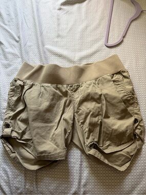 Liz Lange for Target Khaki Elastic-Waist Cargo Shorts